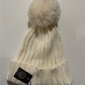 Cozy Cream Knit Pom-Pom Beanie